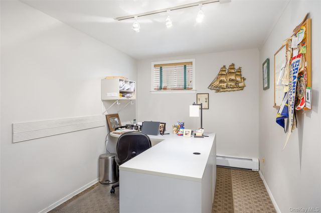 4 Knoll Top Road, Stony Brook, NY 11790