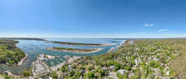 4 Knoll Top Road, Stony Brook, NY 11790