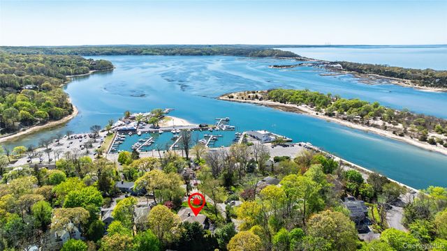 4 Knoll Top Road, Stony Brook, NY 11790