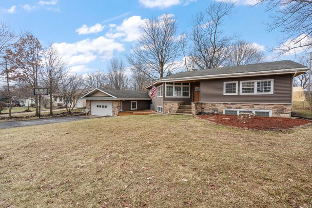 2005 Berkley Drive, Valparaiso, IN 46383