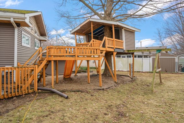 2005 Berkley Drive, Valparaiso, IN 46383