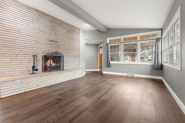 2005 Berkley Drive, Valparaiso, IN 46383