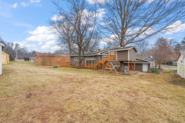 2005 Berkley Drive, Valparaiso, IN 46383