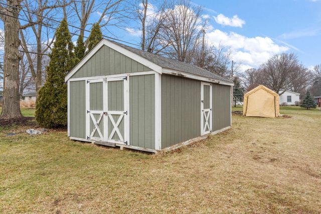 2005 Berkley Drive, Valparaiso, IN 46383