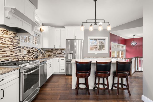 2005 Berkley Drive, Valparaiso, IN 46383