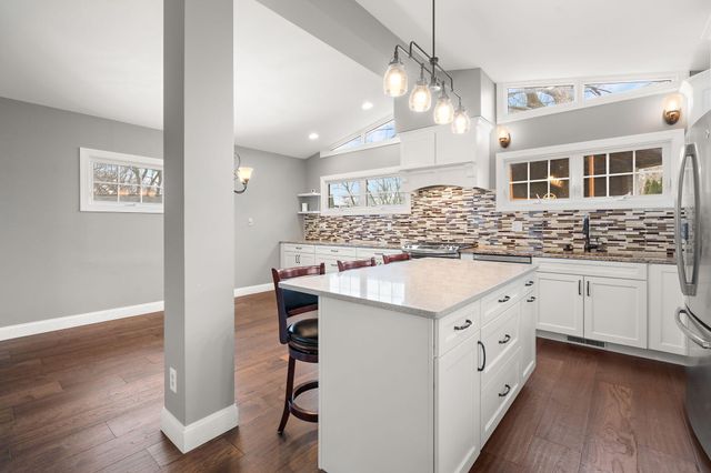 2005 Berkley Drive, Valparaiso, IN 46383