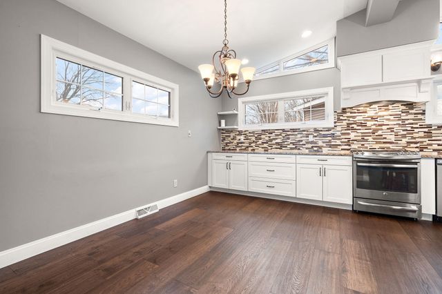 2005 Berkley Drive, Valparaiso, IN 46383