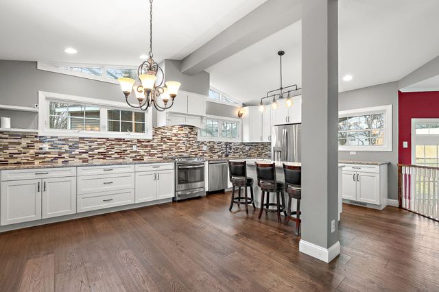 2005 Berkley Drive, Valparaiso, IN 46383