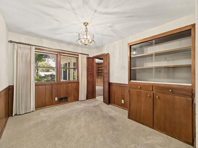 33 Hilltop Lane, Saint Paul, MN 55116