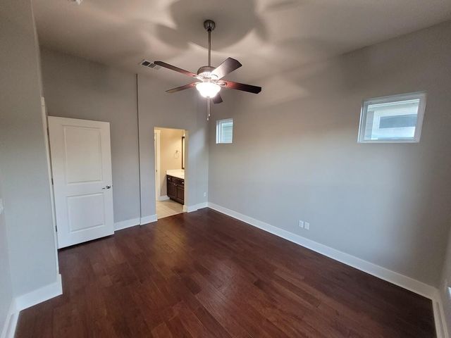 2404 Vintage Stave RD 102, Austin, TX 78748