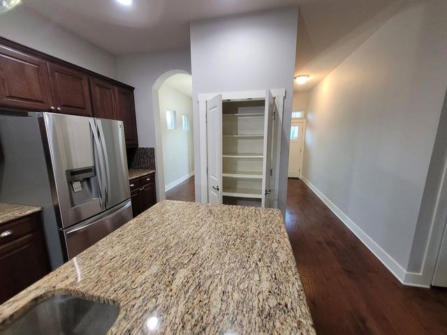 2404 Vintage Stave RD 102, Austin, TX 78748