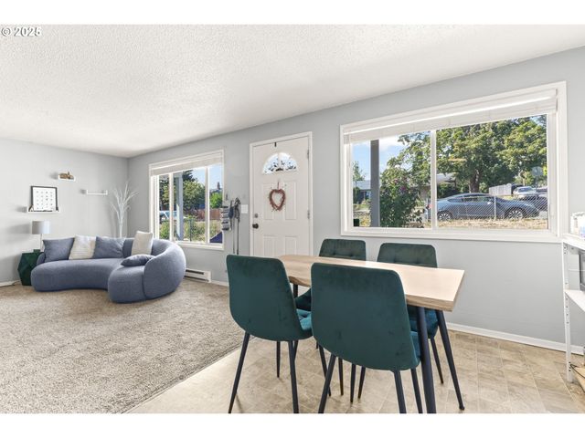 8632 Se LIEBE St, Portland, OR 97266