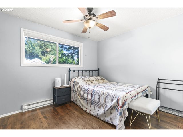 8632 Se LIEBE St, Portland, OR 97266