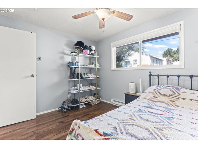 8632 Se LIEBE St, Portland, OR 97266