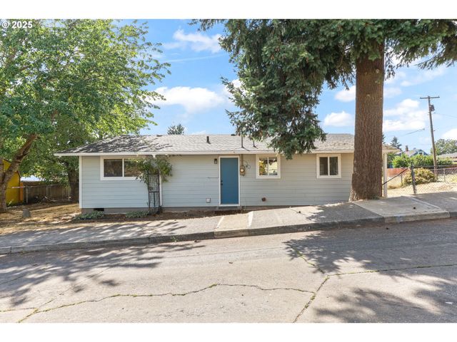 8632 Se LIEBE St, Portland, OR 97266