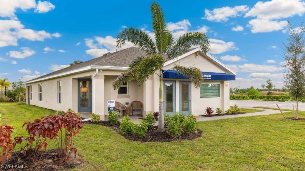 2692 SOFT CORAL DR, North Fort Myers, FL 33903