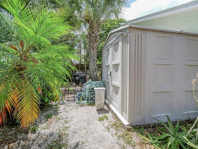425 Banyan Street, Sebastian, FL 32958