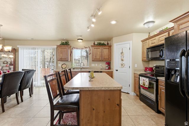 602 RIDGE PLACE DR, Ogden, UT 84404