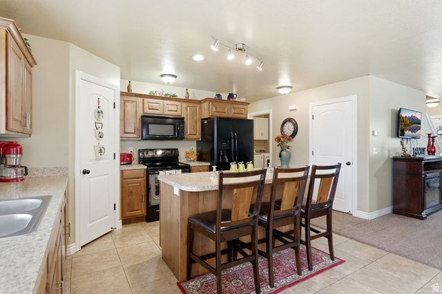 602 RIDGE PLACE DR, Ogden, UT 84404