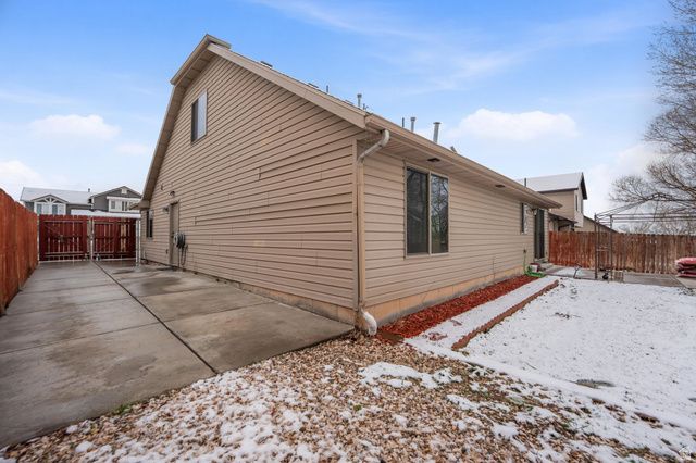 602 RIDGE PLACE DR, Ogden, UT 84404