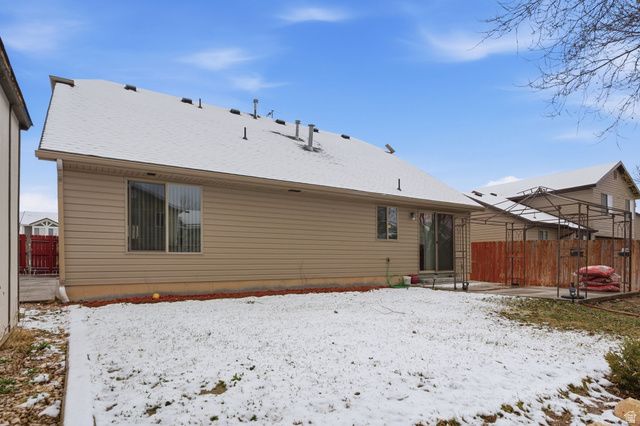 602 RIDGE PLACE DR, Ogden, UT 84404