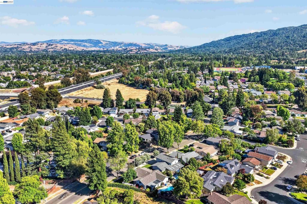 Image 58 of property listing at 4336 Muirwood Dr, Pleasanton, CA 94588