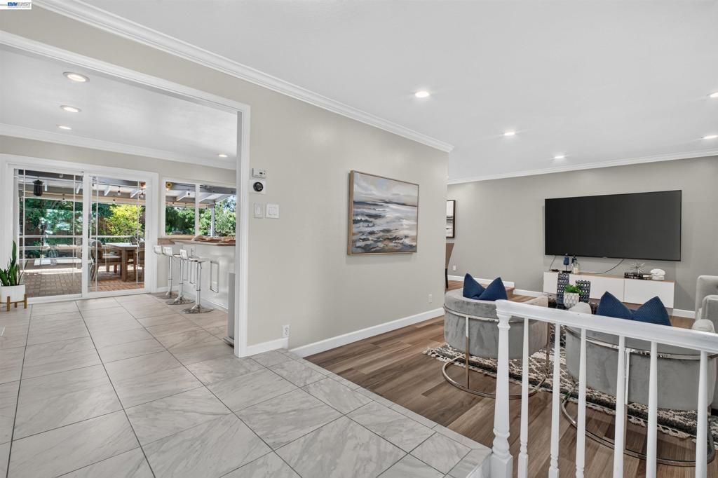 Image 9 of property listing at 4336 Muirwood Dr, Pleasanton, CA 94588