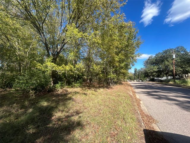 10 Bayshore Drive, Athens, TX 75752