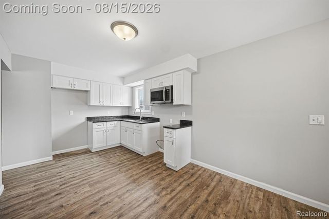 20147 Lakeworth Street, Roseville, MI 48066