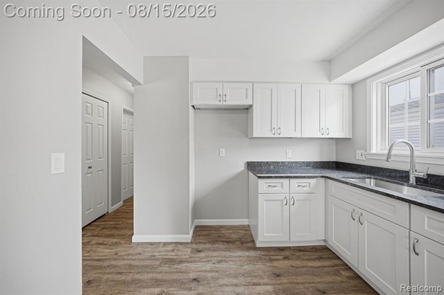 20147 Lakeworth Street, Roseville, MI 48066