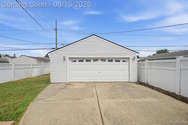 20147 Lakeworth Street, Roseville, MI 48066