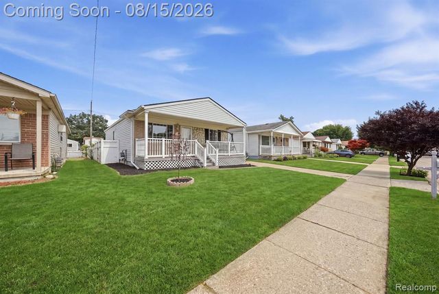 20147 Lakeworth Street, Roseville, MI 48066