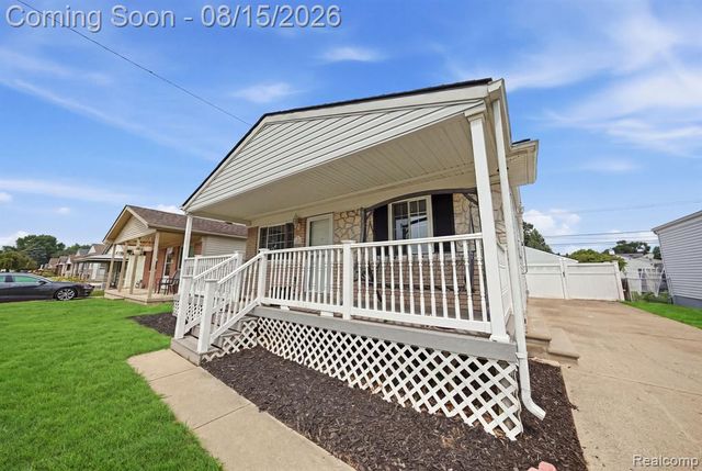 20147 Lakeworth Street, Roseville, MI 48066
