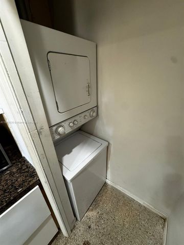 2125 NE 14th Ave 1, Wilton Manors, FL 33305