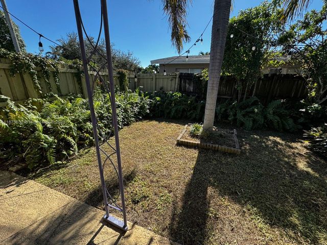 2125 NE 14th Ave 1, Wilton Manors, FL 33305