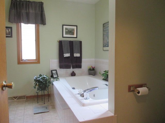 272 Carriage Road, Montello, WI 53949