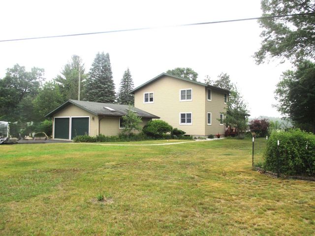 272 Carriage Road, Montello, WI 53949