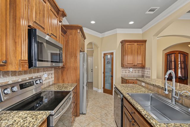 1208 Pontchartrain Court, Bossier City, LA 71111