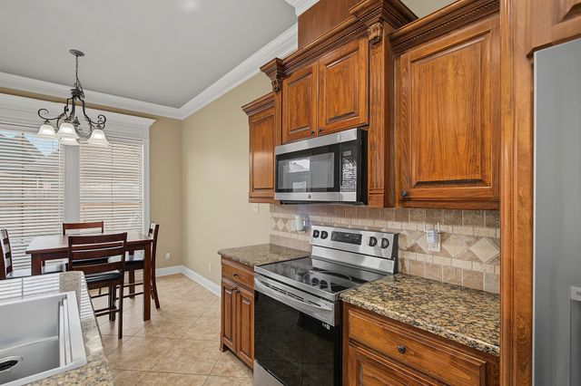 1208 Pontchartrain Court, Bossier City, LA 71111