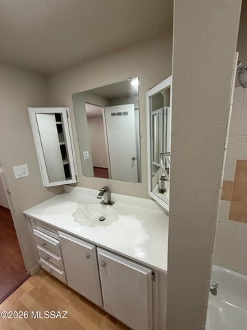 1501 W Gretchen Drive, Tucson, AZ 85705