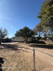 1501 W Gretchen Drive, Tucson, AZ 85705