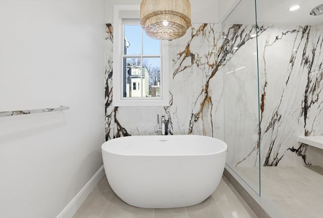 407 E 7th St 2, Boston, MA 02127