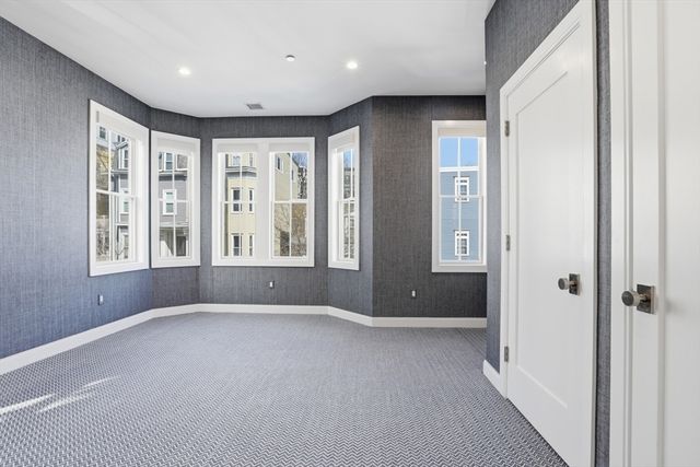 407 E 7th St 2, Boston, MA 02127