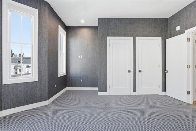 407 E 7th St 2, Boston, MA 02127