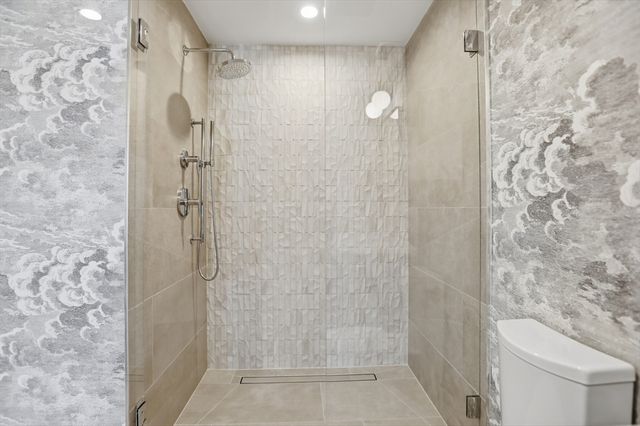 407 E 7th St 2, Boston, MA 02127