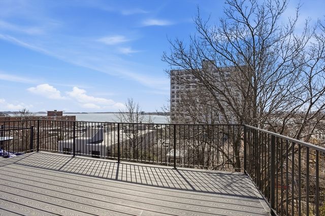 407 E 7th St 2, Boston, MA 02127