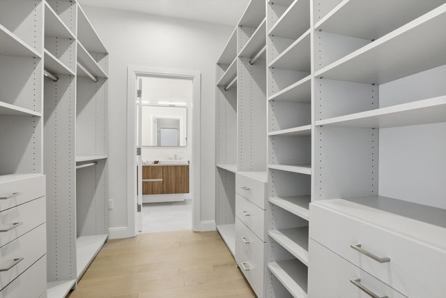 407 E 7th St 2, Boston, MA 02127