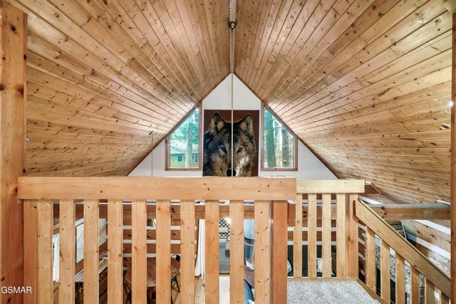 658 Red Bud Lane, Gatlinburg, TN 37738