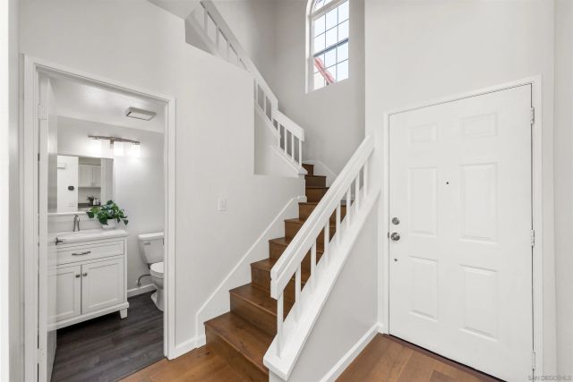 3811 Creststone, San Diego, CA 92130