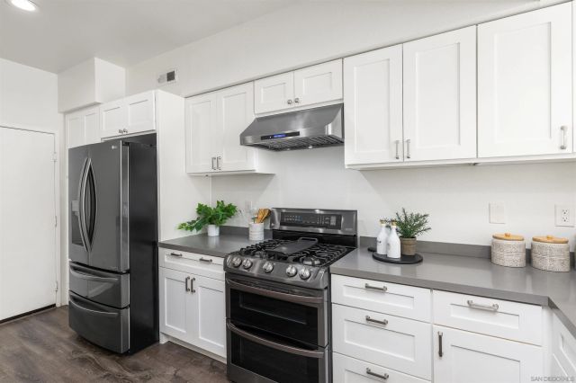 3811 Creststone, San Diego, CA 92130